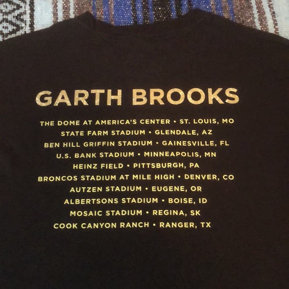 Garth Brooks Stadium Tour Concert Tee Shirt - Picture 9 of 11